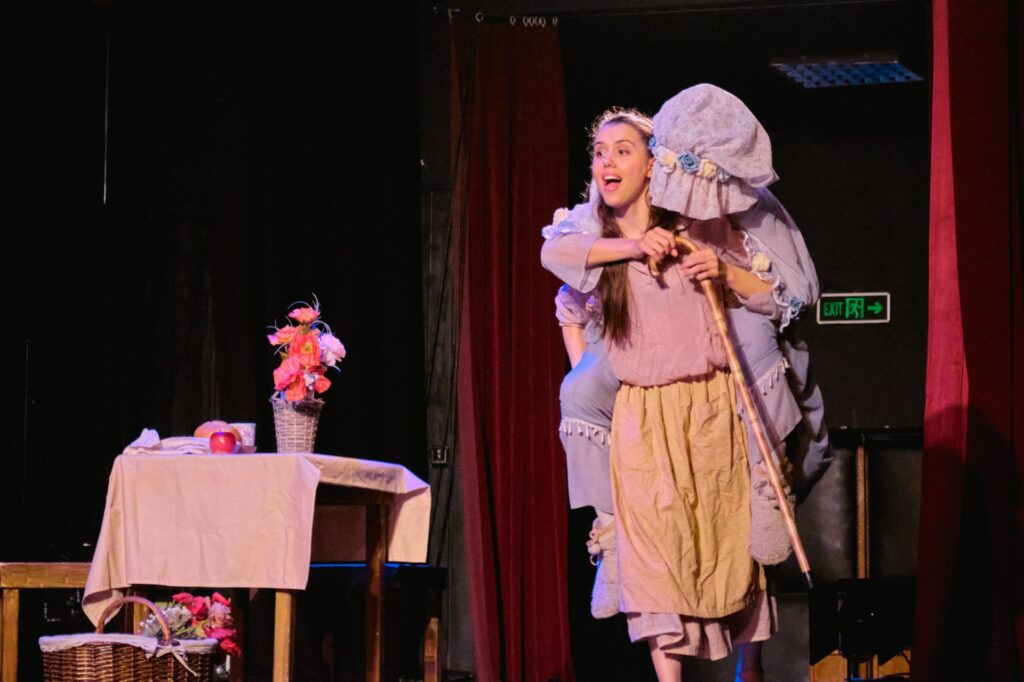 HOLLE ANYÓ holleanyo 2